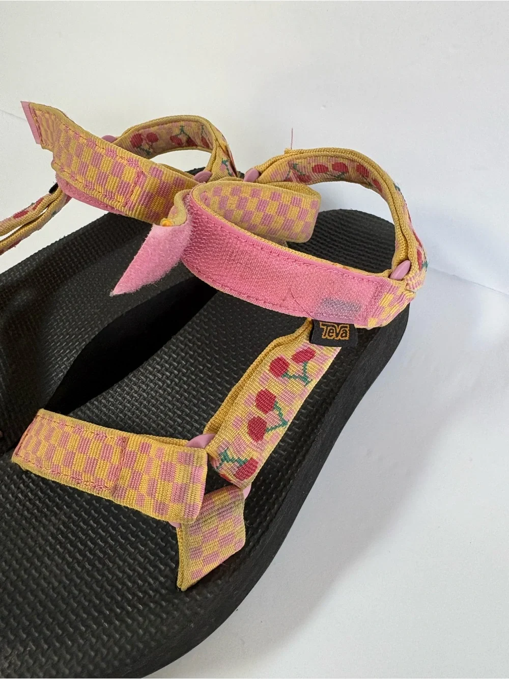 Teva Flatform Cherry Picnic Sandals Size 8